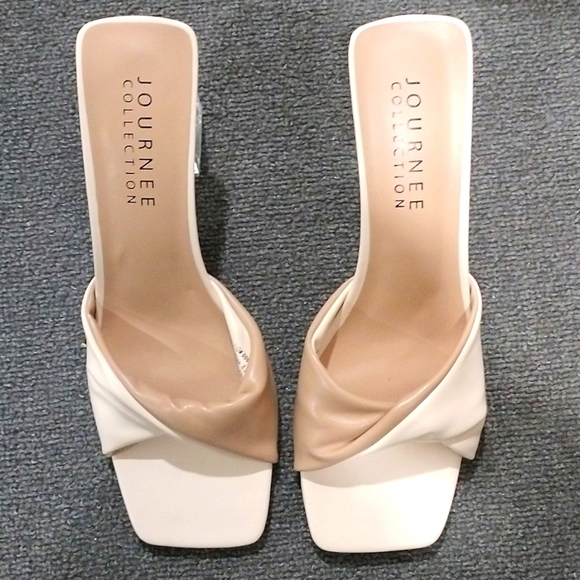 Journee Collection Shoes Womens Size 8.5 Off Cream - Picture 2 of 4